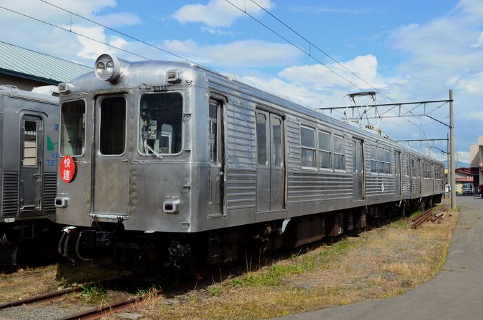 桃雪堂 弘南鉄道津軽大沢駅の元東急6000系とワム20形貨車倉庫